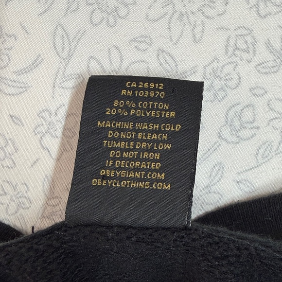 Obey OG Logo Sweatshirt Black | 2015 Graphic Crewneck - Picture 4 of 6